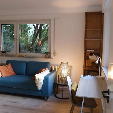 Urbanes Paradies In Gruener Oase Und Terrasse *