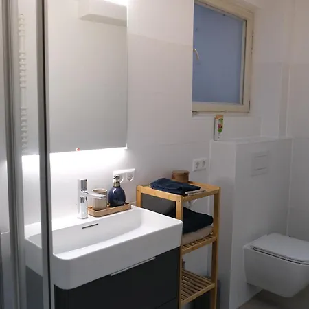 Urbanes Paradies In Gruener Oase Und Terrasse *