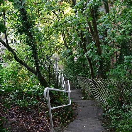Apartment Urbanes Paradies In Gruener Oase Und Terrasse