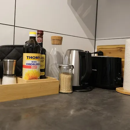 Urbanes Paradies In Grüner Oase Und Terrasse